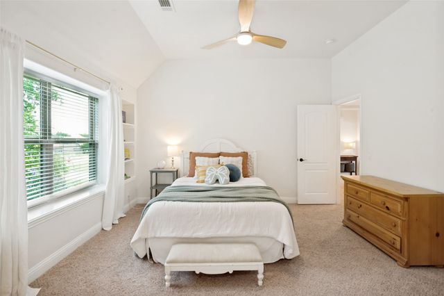 107 Meadow View Drive, Mckinney, TX 75071