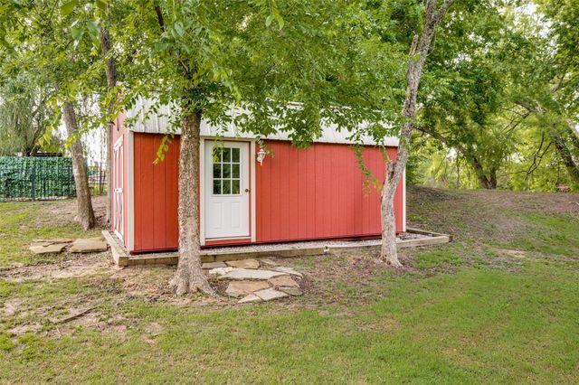 107 Meadow View Drive, Mckinney, TX 75071