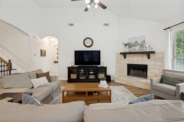 107 Meadow View Drive, Mckinney, TX 75071