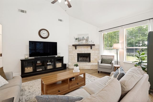 107 Meadow View Drive, Mckinney, TX 75071
