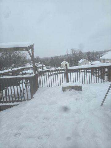 70 South St, East Bethlehem, PA 15333