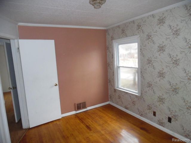 26338 Wolverine Street, Madison Heights, MI 48071