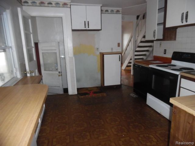 26338 Wolverine Street, Madison Heights, MI 48071