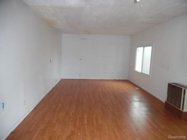 26338 Wolverine Street, Madison Heights, MI 48071