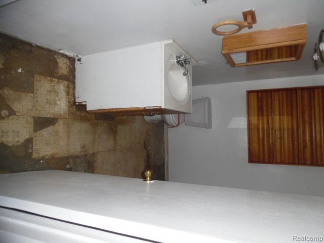 26338 Wolverine Street, Madison Heights, MI 48071