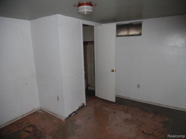 26338 Wolverine Street, Madison Heights, MI 48071