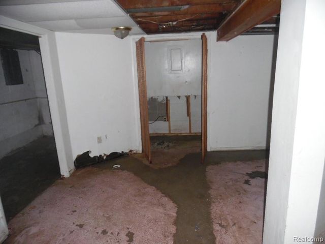 26338 Wolverine Street, Madison Heights, MI 48071