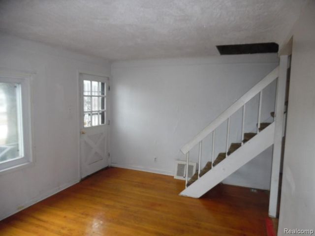 26338 Wolverine Street, Madison Heights, MI 48071