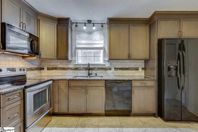 1301 Winding Way, Taylors, SC 29687