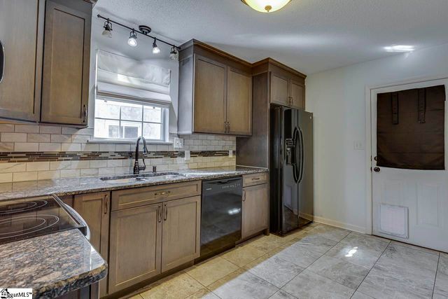 1301 Winding Way, Taylors, SC 29687