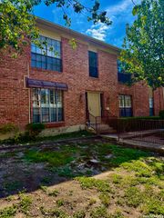 7815 Broadway Apt 404D, San Antonio, TX 78209