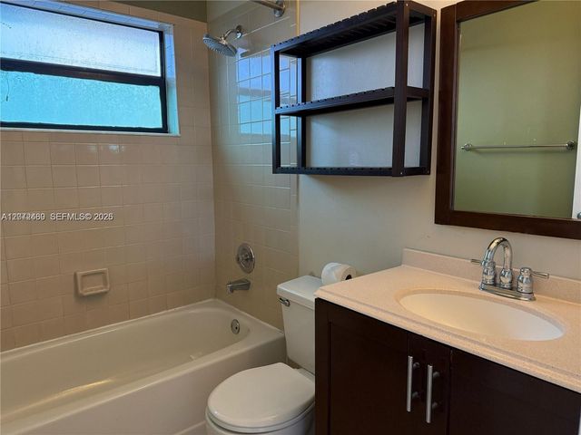 20800 NE 8th Court 206-17, Miami, FL 33179
