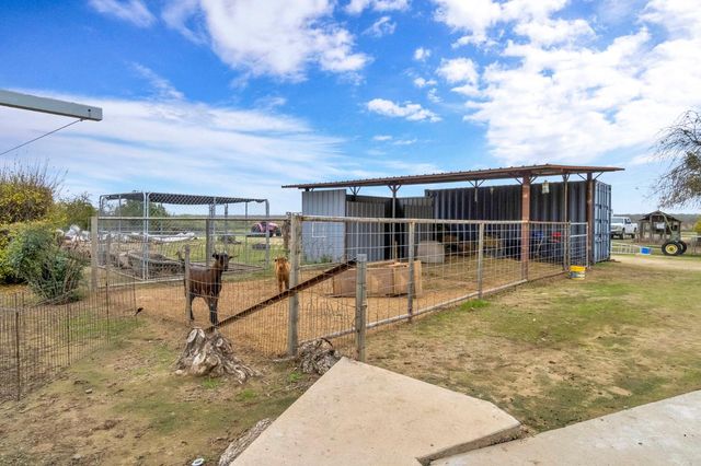 22179 Avenue 21, Madera, CA 93638