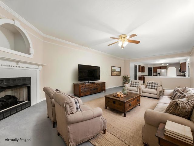 124 Long Hollow Drive, Pataskala, OH 43062