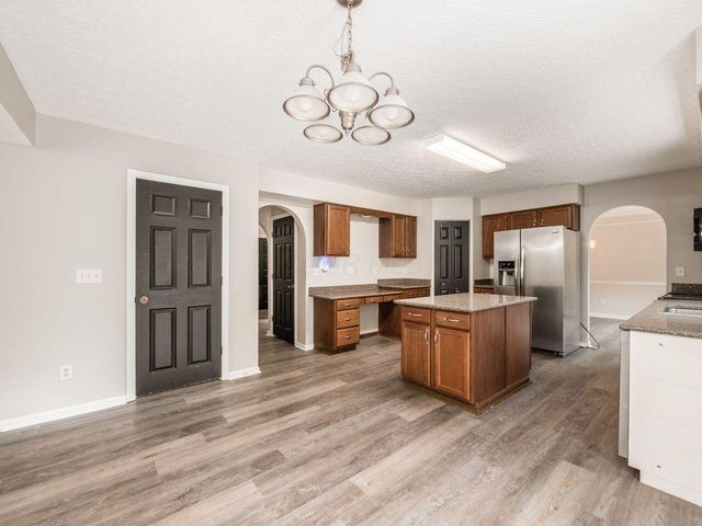 124 Long Hollow Drive, Pataskala, OH 43062