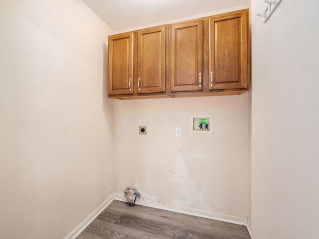 124 Long Hollow Drive, Pataskala, OH 43062