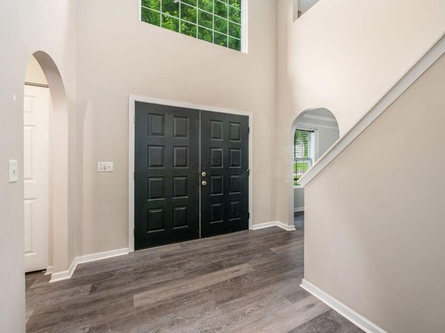 124 Long Hollow Drive, Pataskala, OH 43062