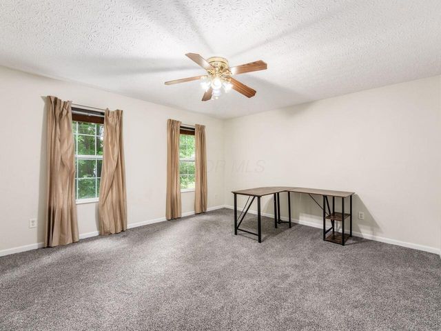 124 Long Hollow Drive, Pataskala, OH 43062