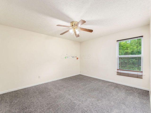 124 Long Hollow Drive, Pataskala, OH 43062