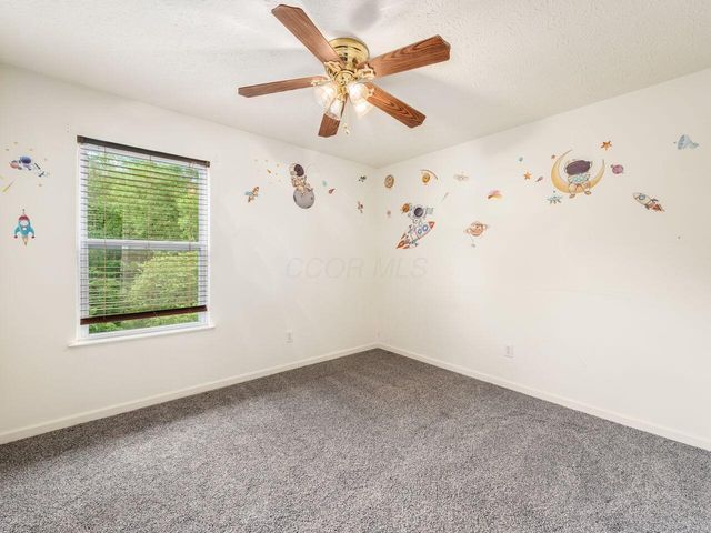 124 Long Hollow Drive, Pataskala, OH 43062
