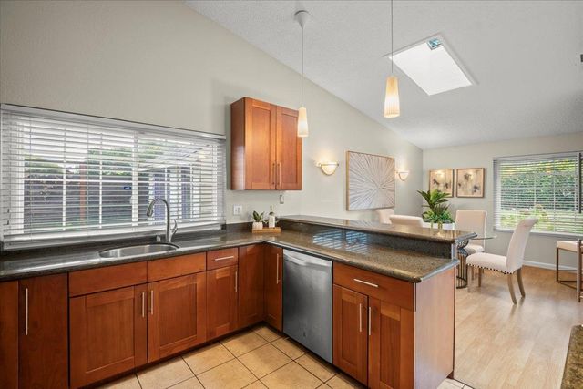 1350 N Cabrillo Highway, Half Moon Bay, CA 94019