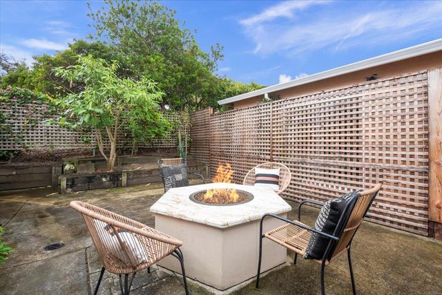 1350 N Cabrillo Highway, Half Moon Bay, CA 94019