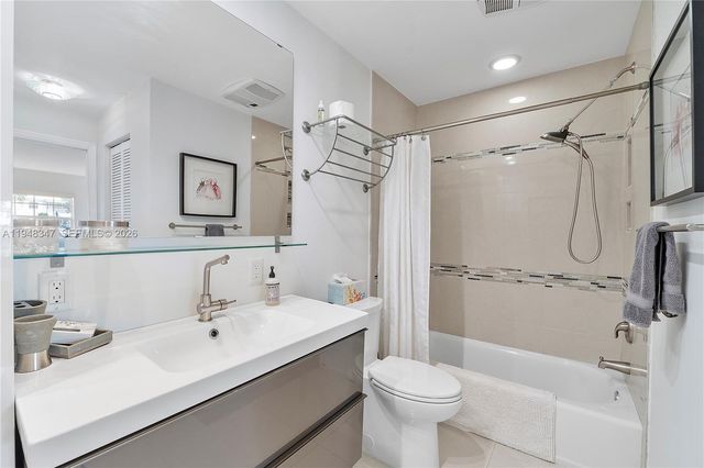 6261 Bay Club Dr 2, Fort Lauderdale, FL 33308