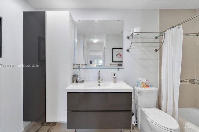 6261 Bay Club Dr 2, Fort Lauderdale, FL 33308