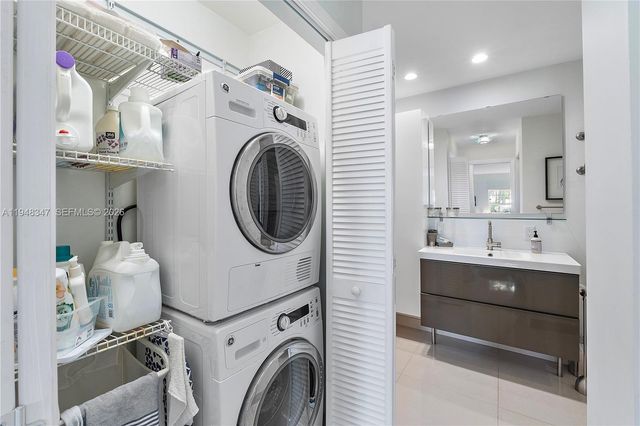 6261 Bay Club Dr 2, Fort Lauderdale, FL 33308