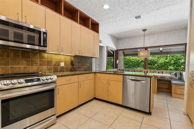 4407 CARROLLWOOD VILLAGE DRIVE, Tampa, FL 33618