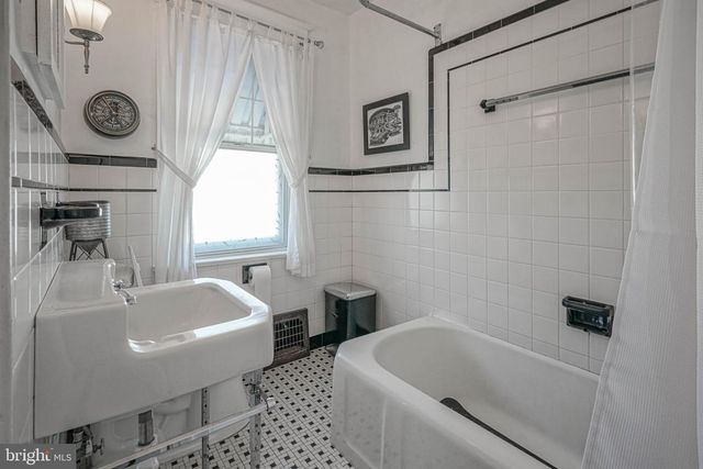 414 W CENTRE ST, Woodbury, NJ 08096