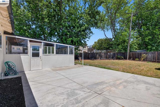 36740 Theta Ct, Fremont, CA 94536