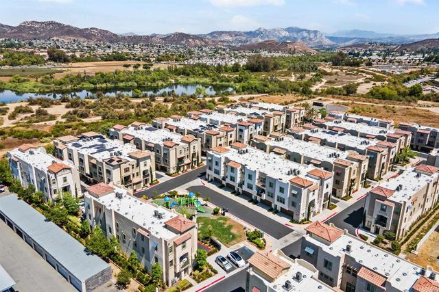 328 Waverunner Court, Santee, CA 92071