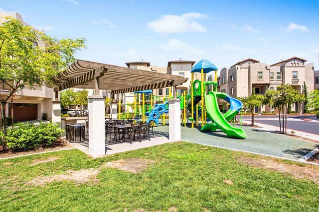 328 Waverunner Court, Santee, CA 92071