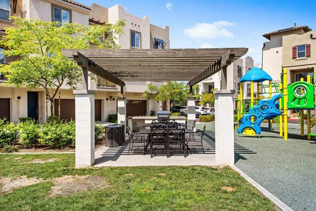 328 Waverunner Court, Santee, CA 92071