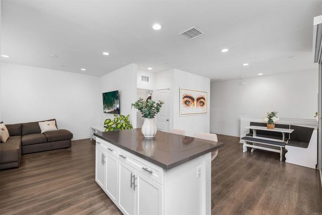 328 Waverunner Court, Santee, CA 92071
