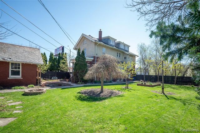 22 Edison Street, Detroit, MI 48202