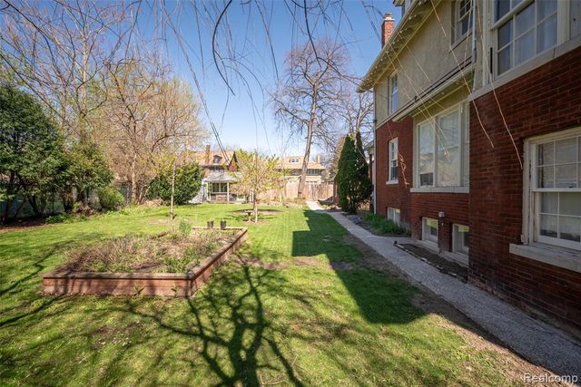 22 Edison Street, Detroit, MI 48202