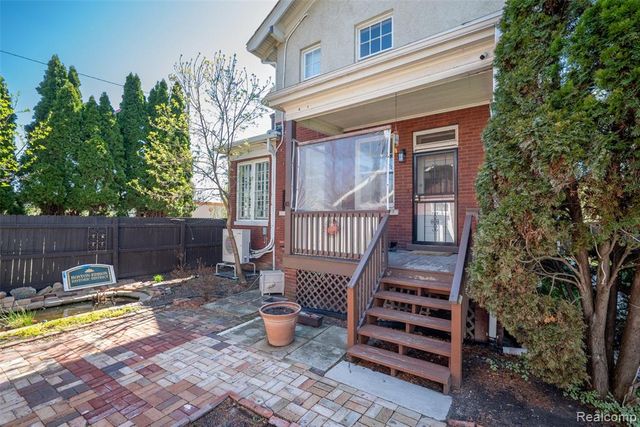 22 Edison Street, Detroit, MI 48202