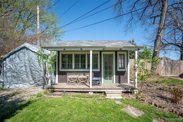 22 Edison Street, Detroit, MI 48202