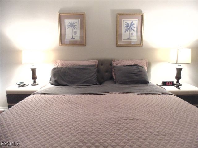 1900 Corona Del Sire DR, North Fort Myers, FL 33917