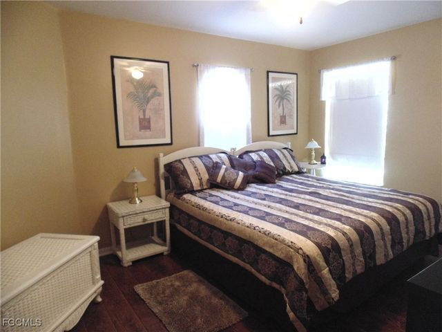 1900 Corona Del Sire DR, North Fort Myers, FL 33917