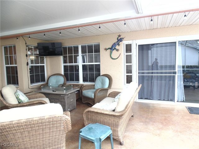 1900 Corona Del Sire DR, North Fort Myers, FL 33917