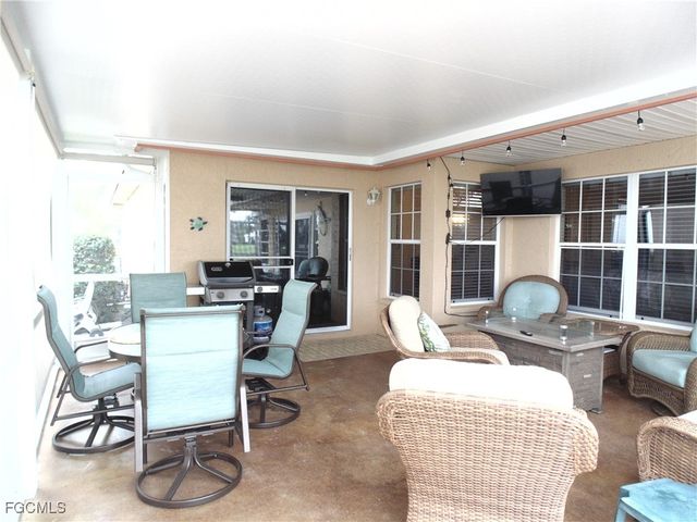 1900 Corona Del Sire DR, North Fort Myers, FL 33917