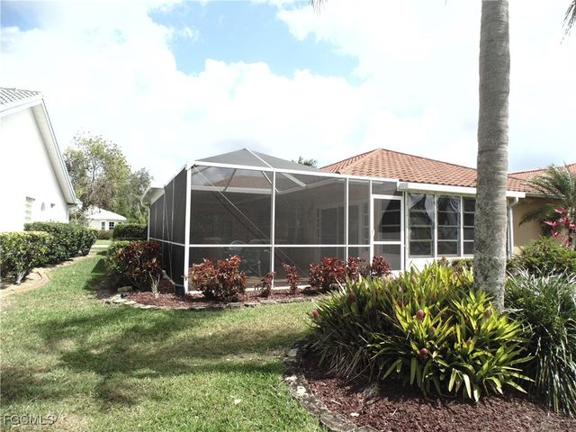 1900 Corona Del Sire DR, North Fort Myers, FL 33917