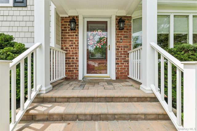 23 Middle Drive, Huntington, NY 11743