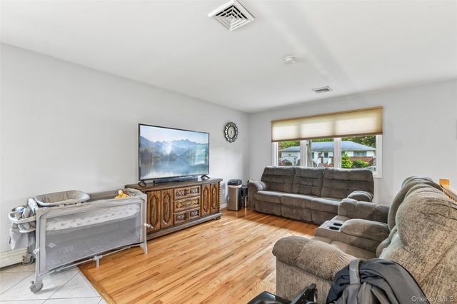 23 Middle Drive, Huntington, NY 11743