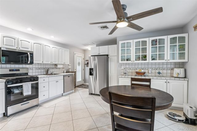 23 Middle Drive, Huntington, NY 11743