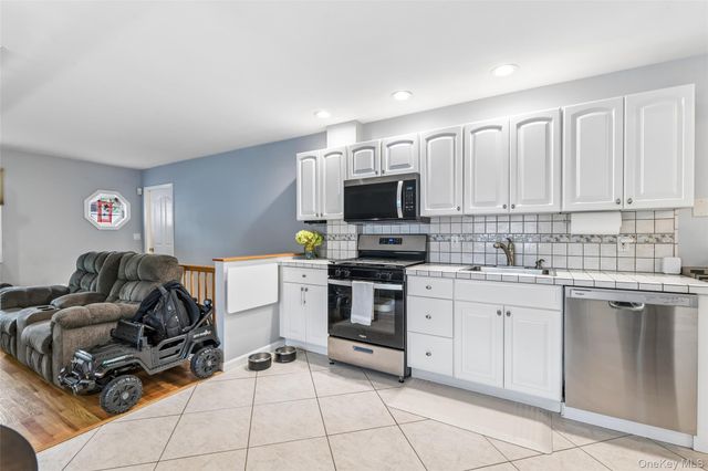 23 Middle Drive, Huntington, NY 11743