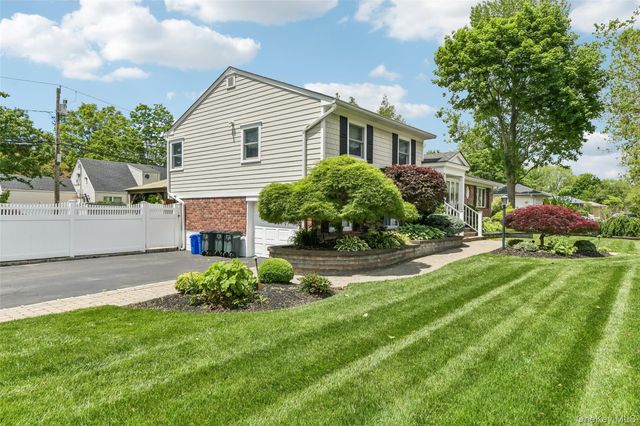23 Middle Drive, Huntington, NY 11743